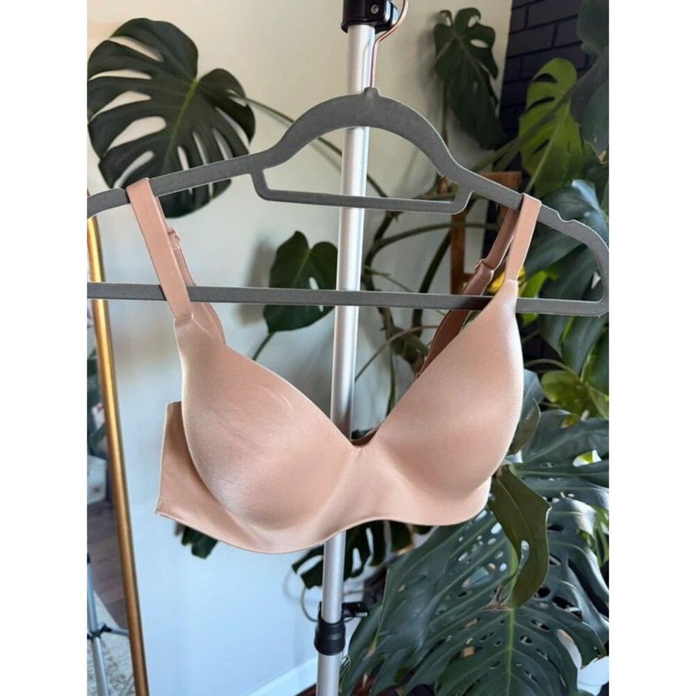 Victoria’s Secret bra 34D